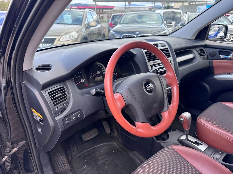 Kia Sportage (2004) 2,7i V6 129 KW AUTOMAT 4X4 - fotka 18 z 45