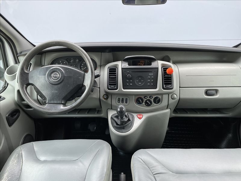 Opel Vivaro 1,9 DCi 74KW 9.MÍST - fotka 9 z 19