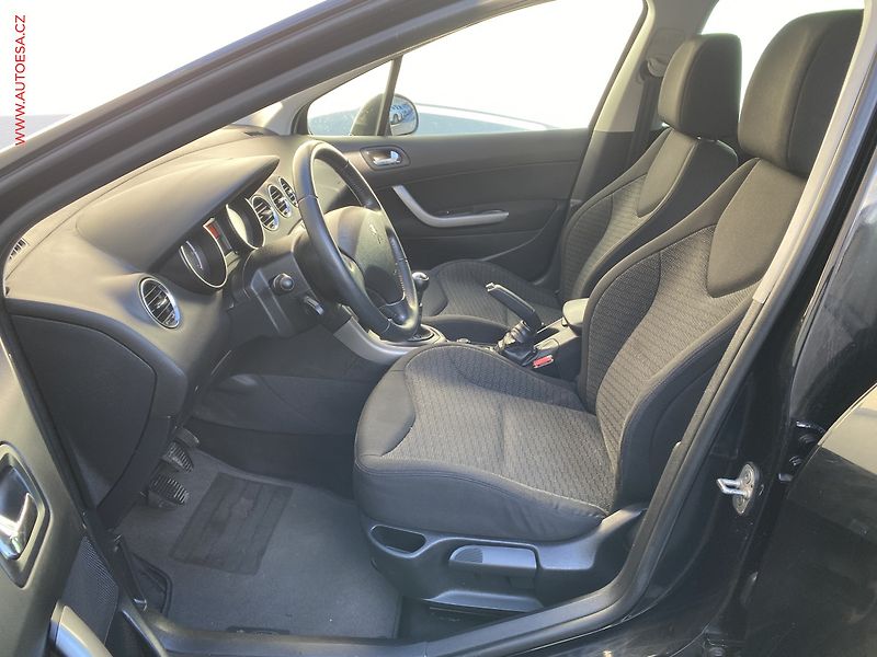 Peugeot 308 (2011) 1.6 VTi SW - fotka 9 z 15
