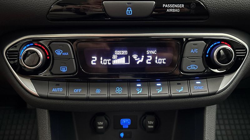 Hyundai i30 1.0 T-GDI Smart Kombi - fotka 13 z 27