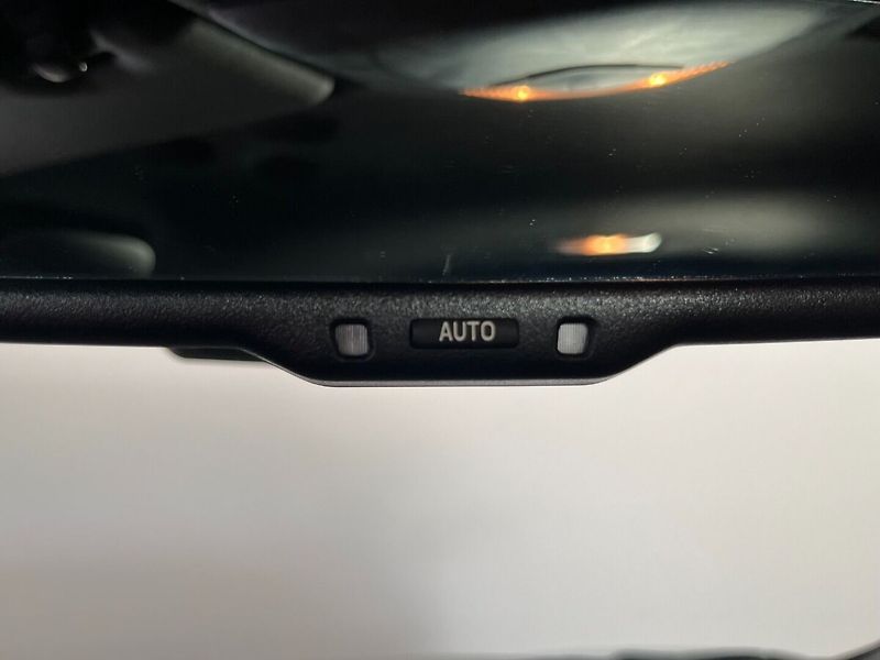 Toyota C-HR Hybrid 1.8 VVT-i E-CVT Active - fotka 21 z 26