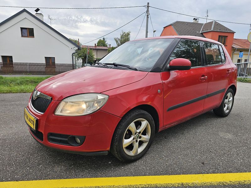 Škoda Fabia (2008) 2 1.2 HTP KLIMA - fotka 1 z 17