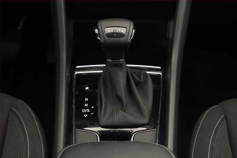 Škoda Karoq (2025) 1.5 TSI, Drive - fotka 10 z 19