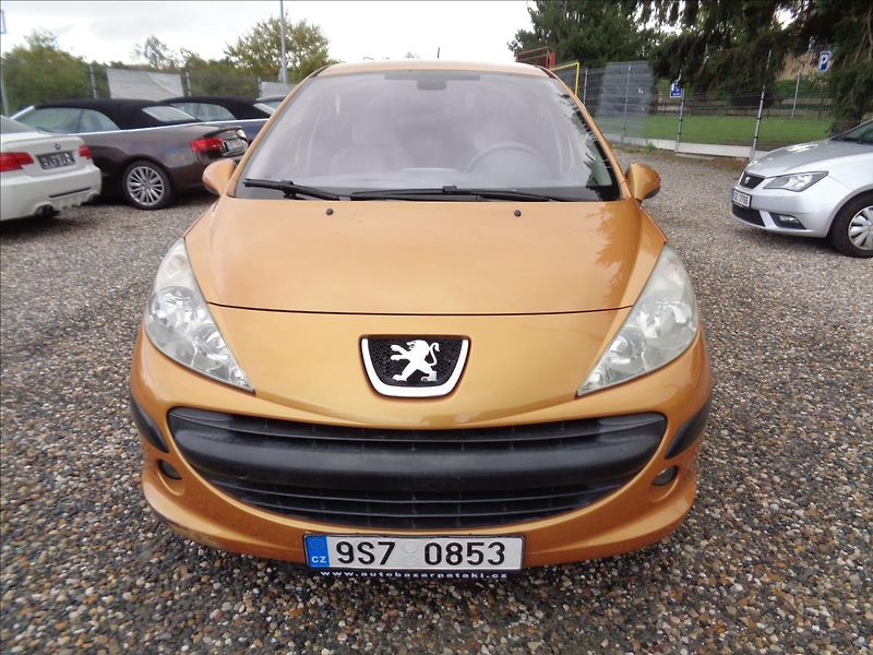 Peugeot 207 1,4 - fotka 2 z 18