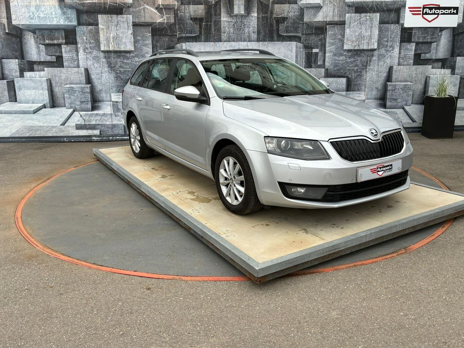 Škoda Octavia 2.0TDi, 110KW, VYHŘ.SED.,XENON