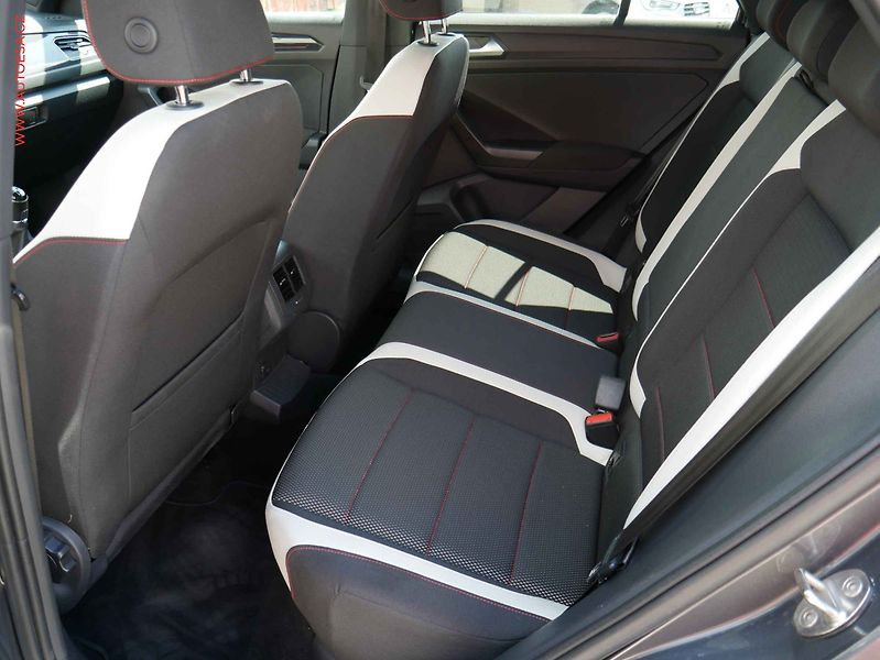 Volkswagen T-Roc (2018) 1.5TSi, LED, výhřev.sed - fotka 10 z 19