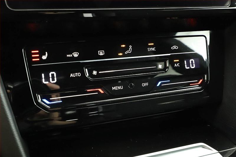 Volkswagen Arteon (2023) R-line 2.0 TDI - fotka 17 z 20
