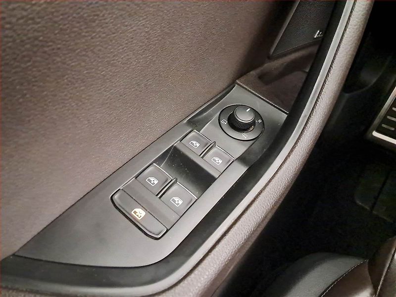 Škoda Superb (2016) Laurin&Klement 2.0 TDI - fotka 19 z 30