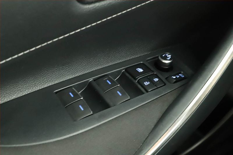 Toyota Corolla (2021) Comfort 1.8 Hybrid, Automat - fotka 10 z 15