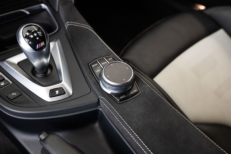 BMW M3 CS/HarmanKardon/Keramické Brzd - fotka 16 z 31