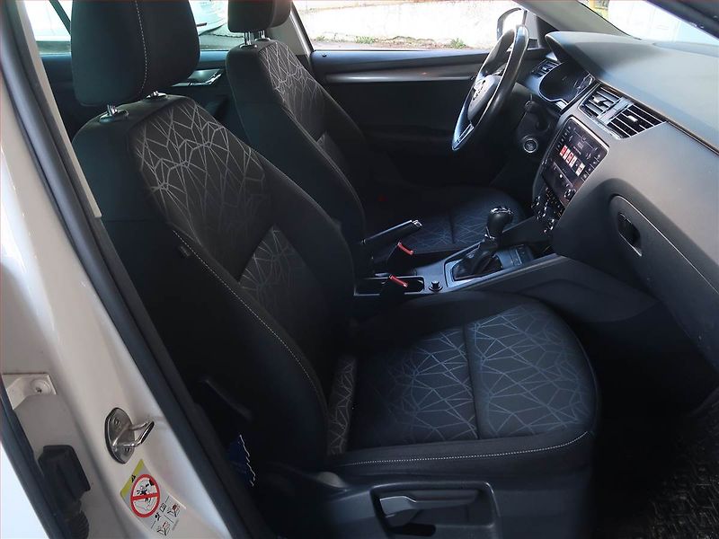Škoda Octavia (2018) 1.5 TSI, Automat, Serv.kniha - fotka 8 z 15