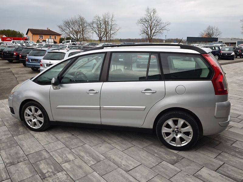 Citroën Grand C4 Picasso (2009) 1,6 TDI 80 KW 7Míst - fotka 8 z 32