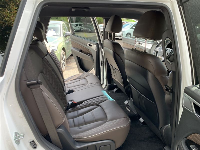 SsangYong Rexton 2,2 D AWD,1.MAJ.,ČR,SERVISKA - fotka 22 z 27