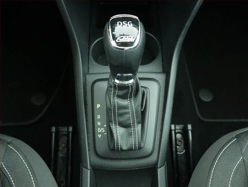 Škoda Rapid (2015) Ambition 1.2 TSI, Automat - fotka 13 z 16