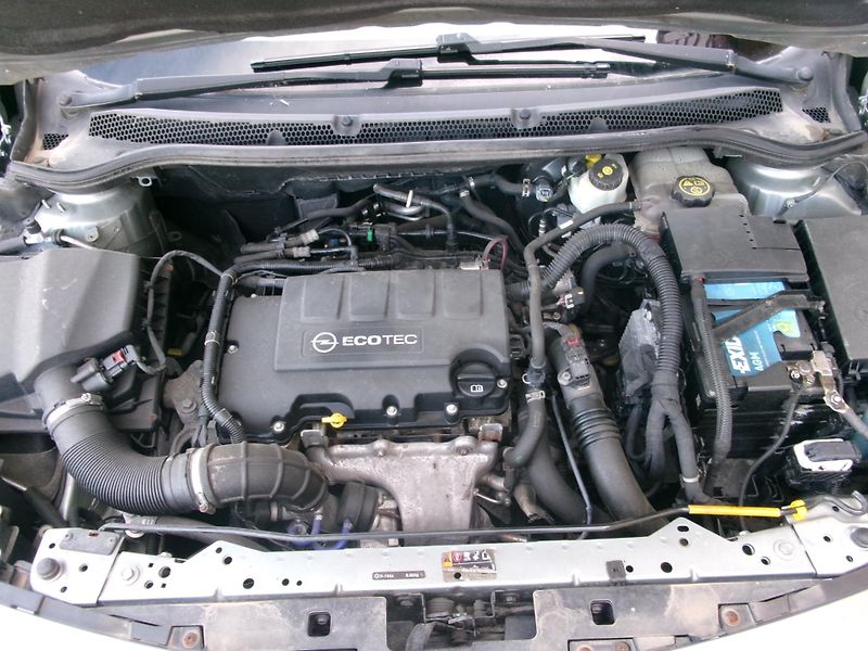Opel Astra (2014) 1,4T KLIMA VÝHŘEV BT TEMP - fotka 24 z 25
