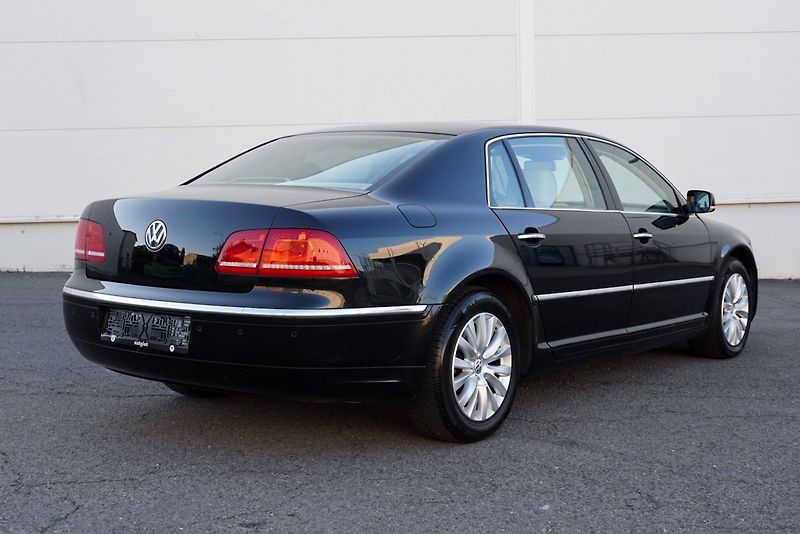 Volkswagen Phaeton 3.0 TDi 176kW LONG 4motion - fotka 7 z 36