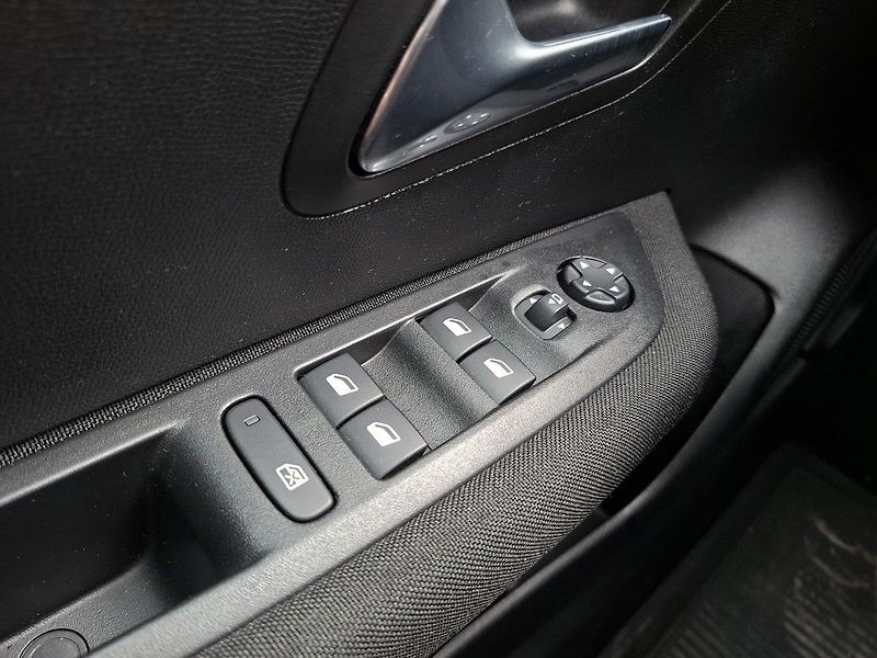 Peugeot 208 ACTIVE PACK 1.2 PT 100k M6 - fotka 25 z 25