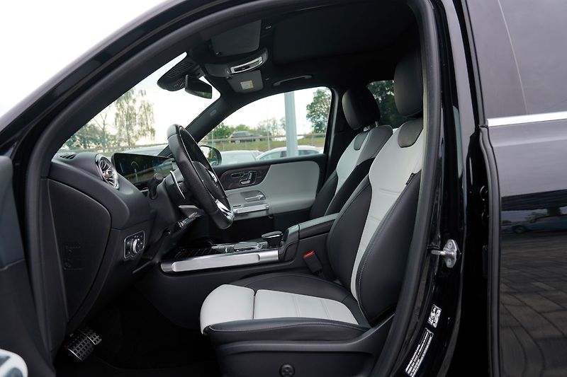Mercedes-Benz GLB 35 AMG 4Matic/310 PS/ČR - fotka 24 z 49