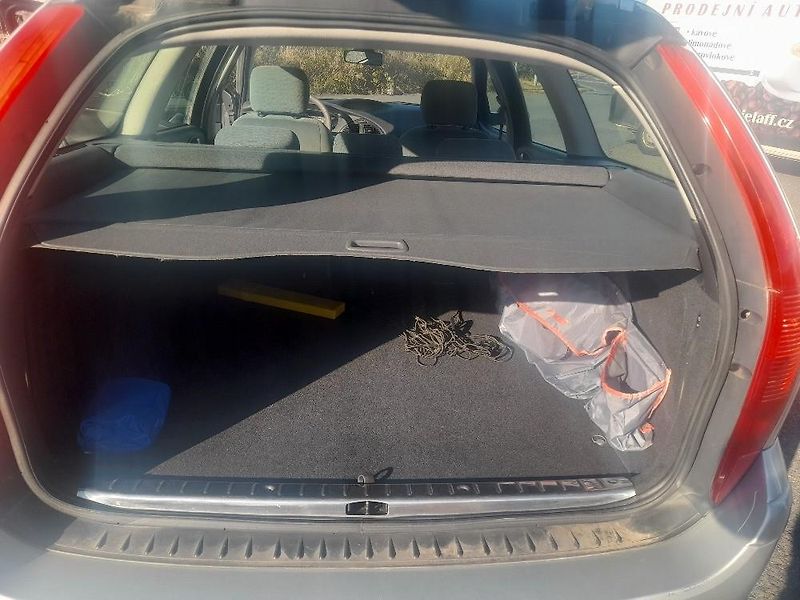 Citroën C5 (2005) 2.0i 16V BREAK - fotka 15 z 23