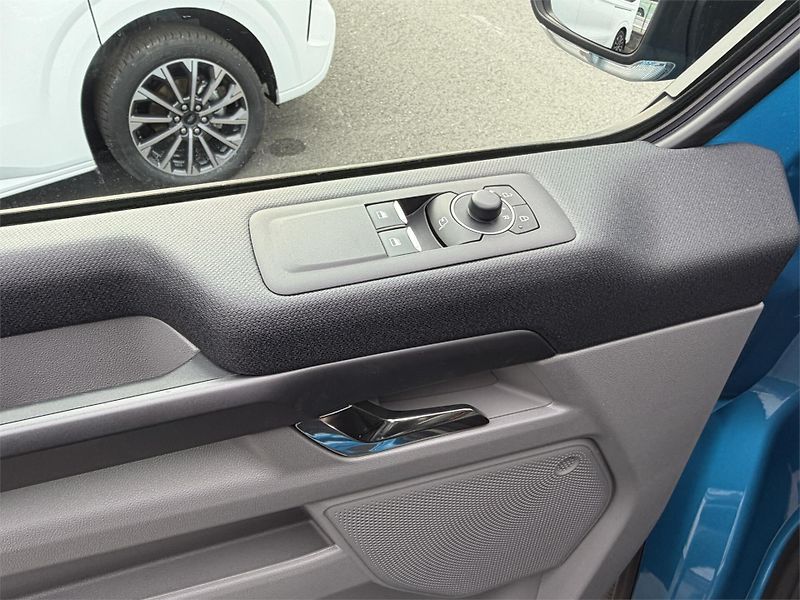 Ford Tourneo Custom Titanium X L1, Tourneo, 2.0 Ec - fotka 16 z 21