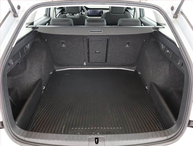 Škoda Octavia (2023) Ambition 2.0 TDI, ČR,1.maj - fotka 18 z 19