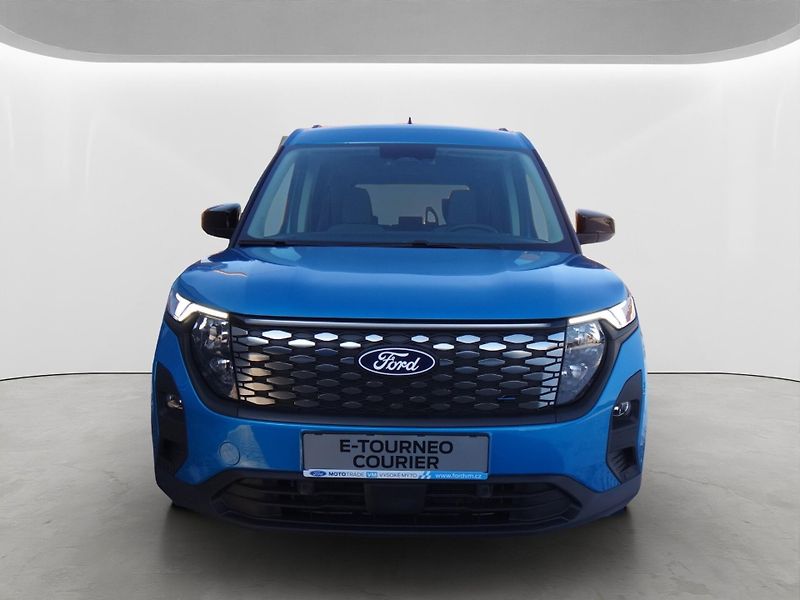 Ford Tourneo Courier (2025) Titanium 43kWh 100kW 136k EV - fotka 2 z 30