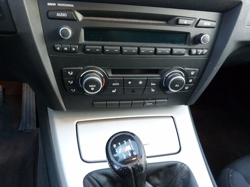 BMW Řada 3 2.0 I  105 kw - fotka 19 z 23
