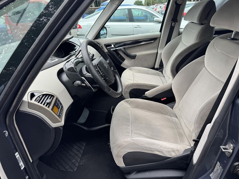 Citroën Grand C4 Picasso 2.0 HDI 100KW 7-MÍST - fotka 13 z 14