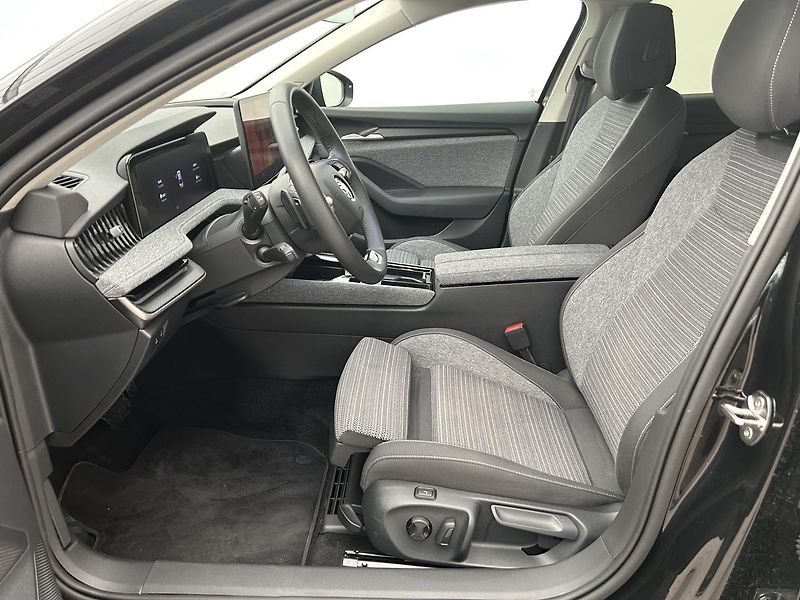 Škoda Superb 1.5 TSI Selection - fotka 6 z 28