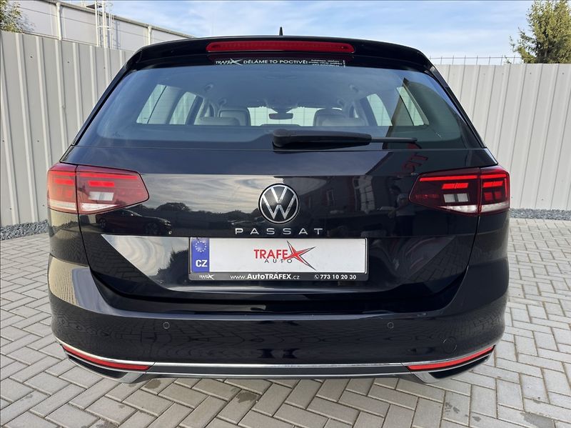Volkswagen Passat 2,0 TDI DSG ELEGANCE 1.maj. ČR - fotka 11 z 50