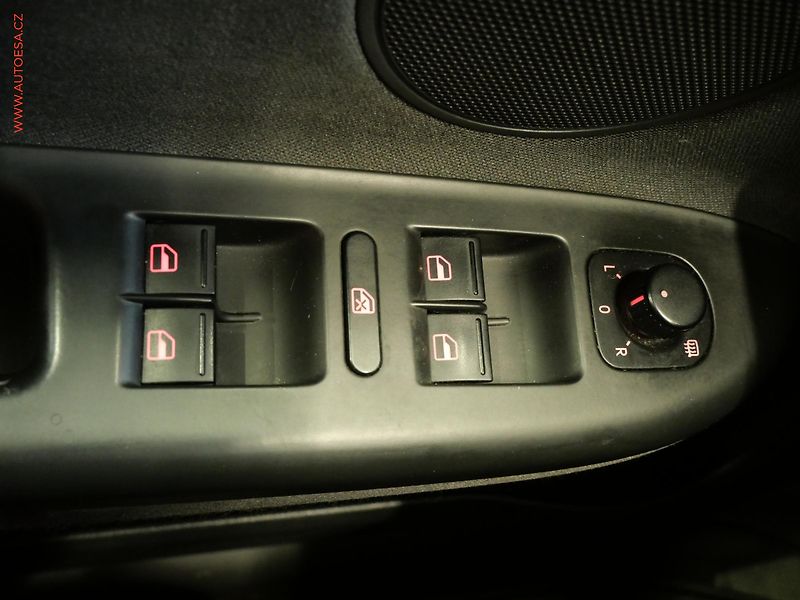 Volkswagen Golf Plus (2011) 1.6 TDI, Klima - fotka 15 z 23