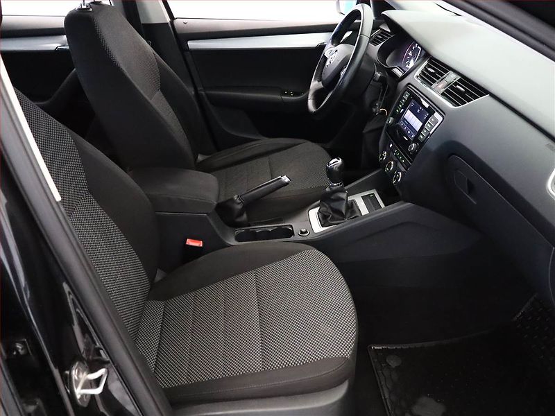 Škoda Octavia (2015) Ambition 1.6 TDI, Navi - fotka 7 z 14