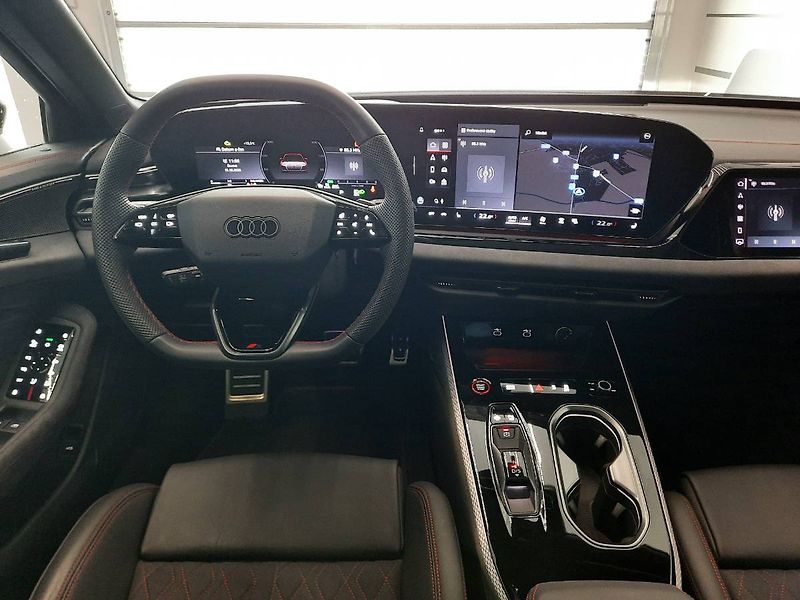 Audi A6 (2026) Avant S-Line 3.0 TFSI quattro - fotka 11 z 37