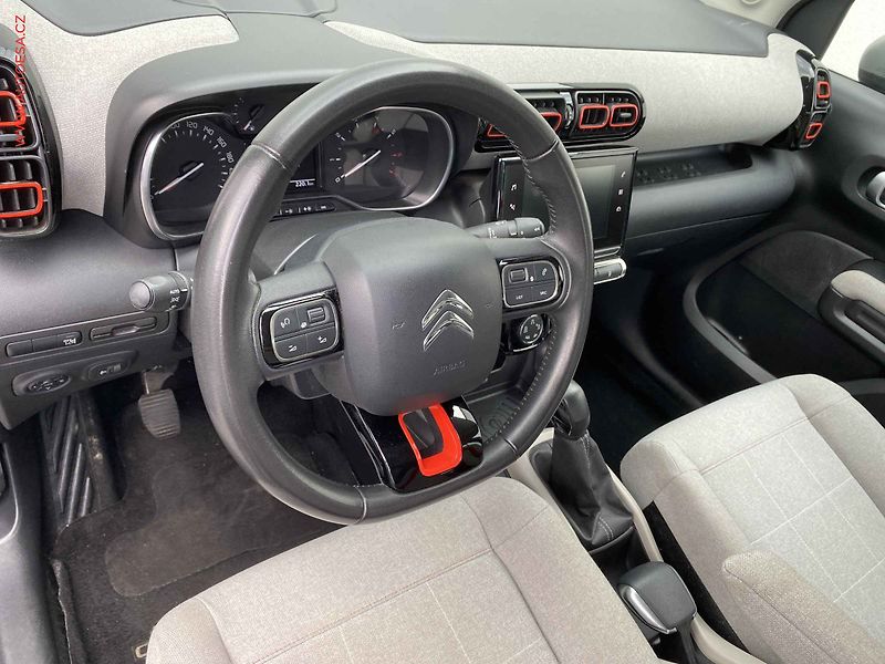 Citroën C3 Aircross (2018) 1.2PT, Shine, navi, kamera - fotka 12 z 21