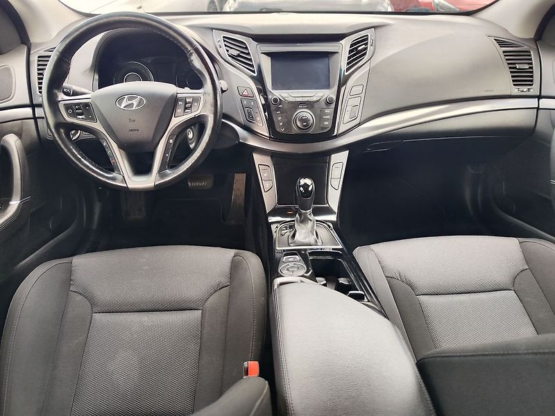 Hyundai i40 1.7 CRDI/104kW Experience AT - fotka 11 z 33