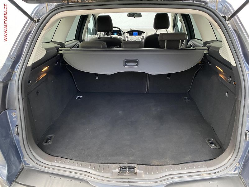 Ford Focus (2012) 1.6TDCi, ČR, AC, tempo - fotka 7 z 16