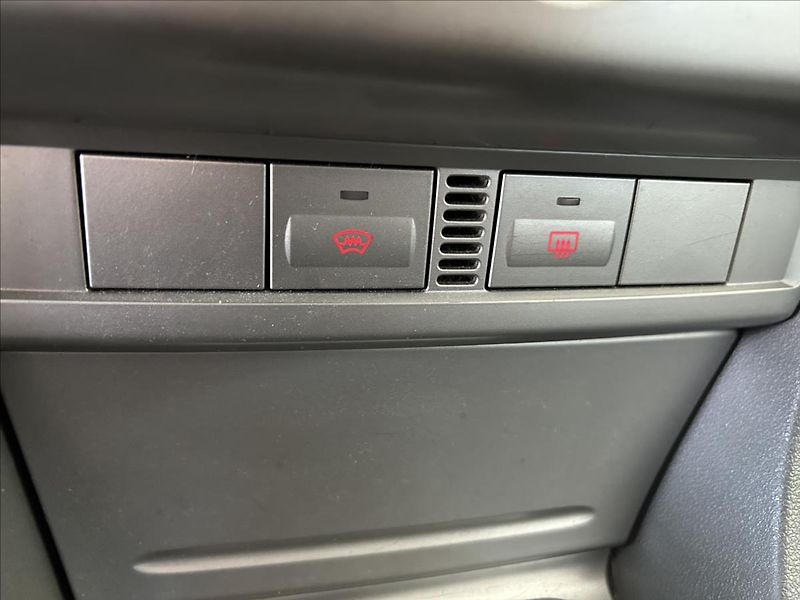 Ford Focus 1,6   SERVISKA,KLIMATIZACE - fotka 12 z 17