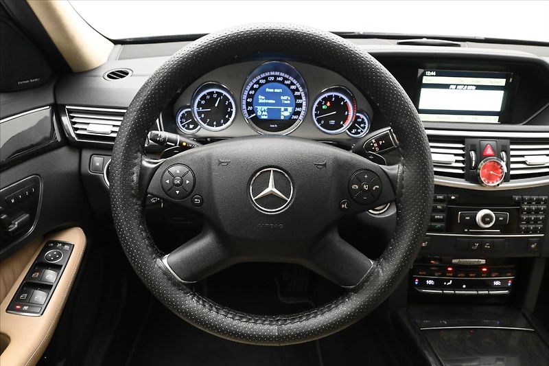 Mercedes-Benz Třídy E 3,0 350 CDi 195 kW Plný servis - fotka 18 z 31