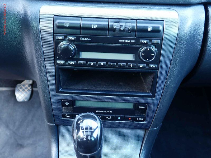 Škoda Octavia (2007) 1.6i, AC, temp - fotka 11 z 16
