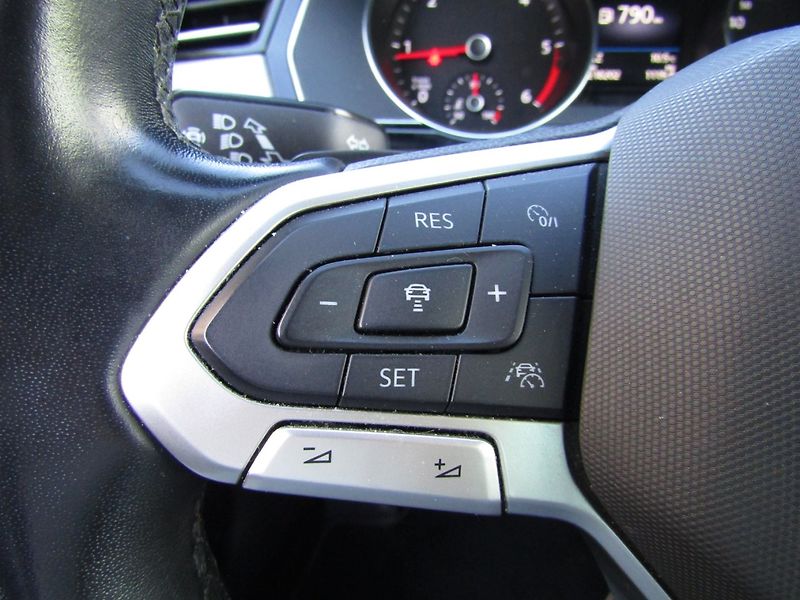 Volkswagen Passat (2021) 2.0 TDI DSG ACC - fotka 33 z 45