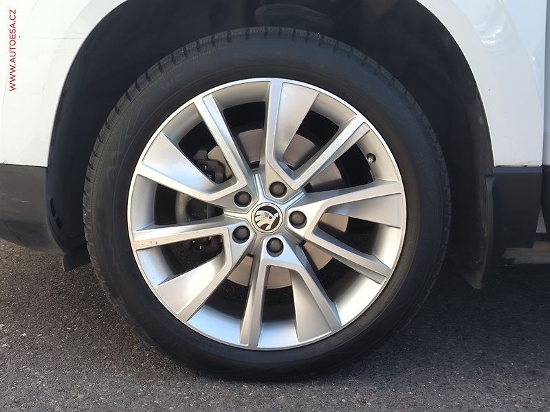 Škoda Karoq (2018) 1.5TSi, ČR, DSG, navi - fotka 26 z 27