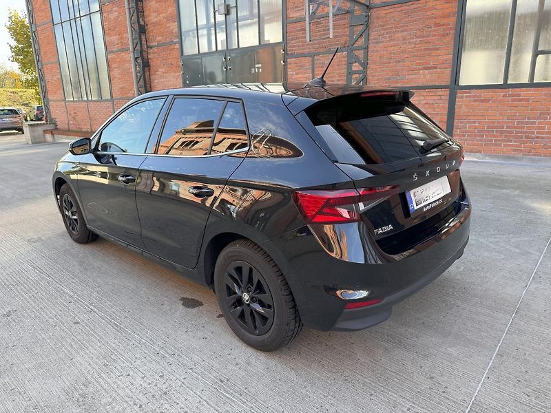 Škoda Fabia (2024) Style Plus 1,0 TSI 81 KW AUT - fotka 2 z 25