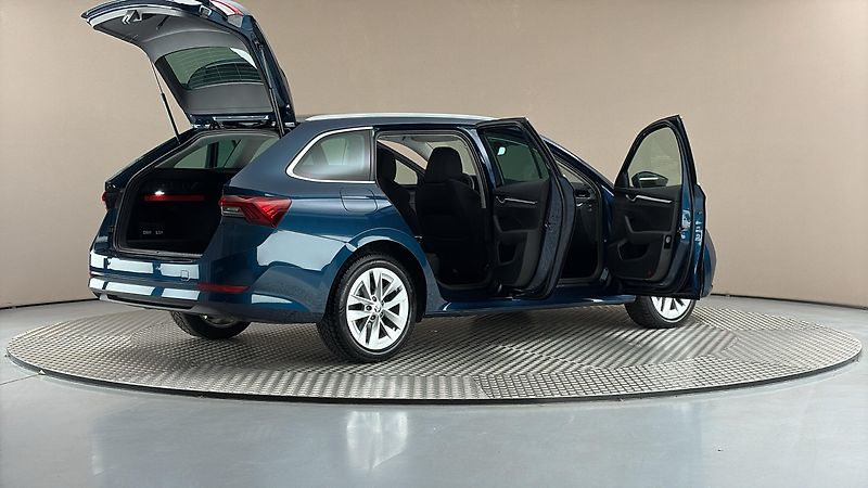 Škoda Octavia 2.0 TDI DSG Style Combi - fotka 6 z 26