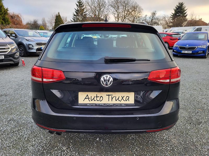 Volkswagen Passat 2.0 TDi 140kW DSG COMFORTLINE - fotka 42 z 49