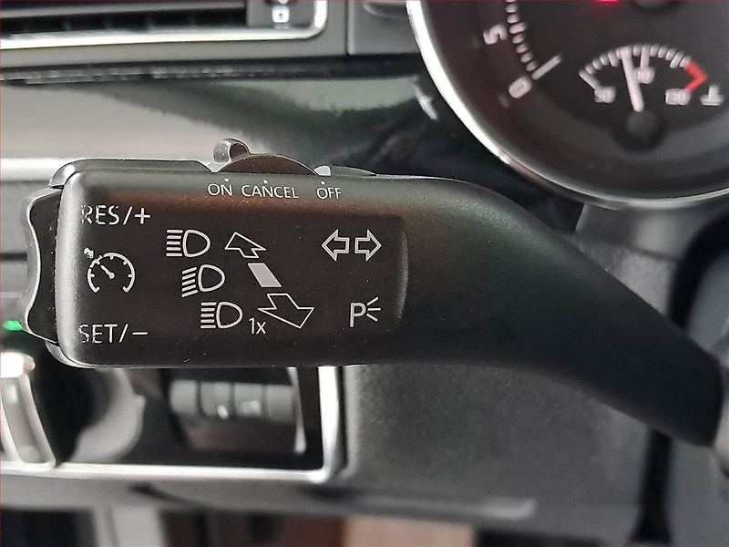 Škoda Superb (2015) 2.0 TDI, Navi, Xenony - fotka 19 z 21