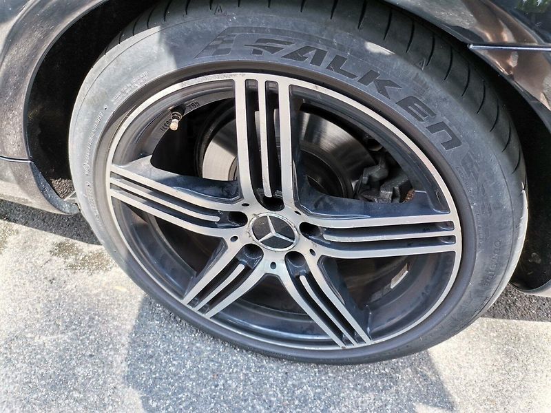 Mercedes-Benz Třídy E (2013) 2.0i Turbo 155kw 250 Sport LED - fotka 23 z 28