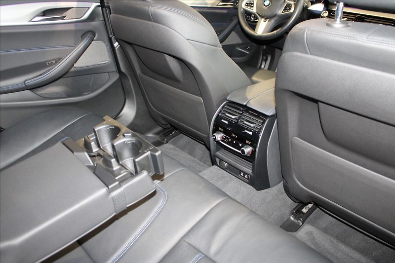 BMW Řada 5 530d xDrive M Sport DAProf/360 - fotka 30 z 35