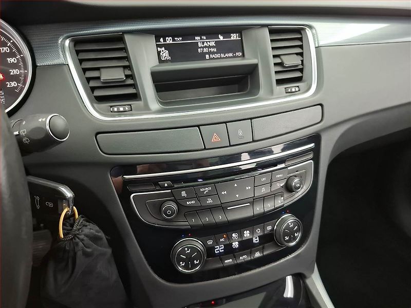 Peugeot 508 (2014) 1.6 HDi, Xenony, Tempomat - fotka 12 z 17