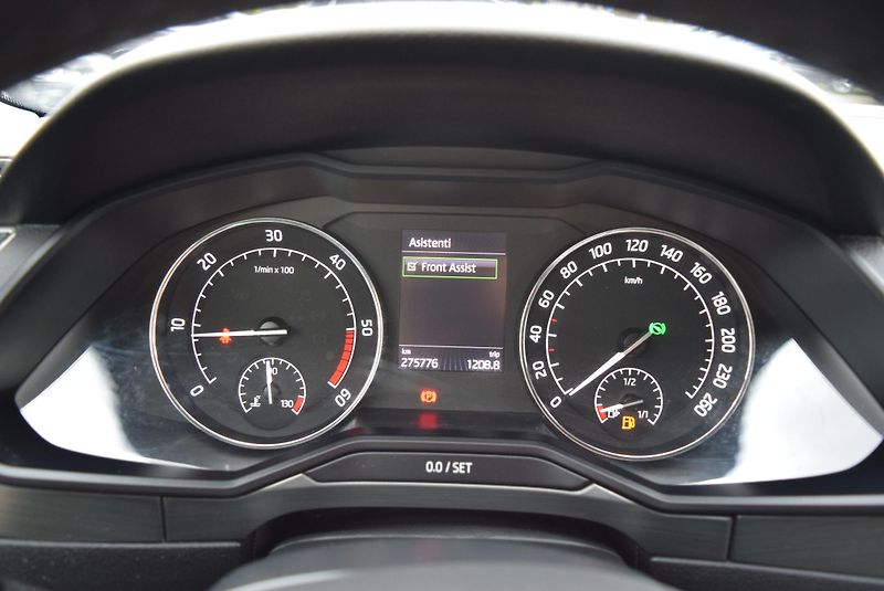 Škoda Superb (2016) 2.0TDI 140kw 4x4 DSG STYLE NAV - fotka 37 z 50