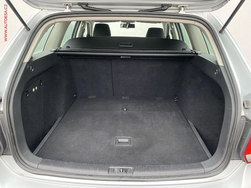 Volkswagen Golf (2012) 1.6 TDi, Trendline, navi - fotka 7 z 18